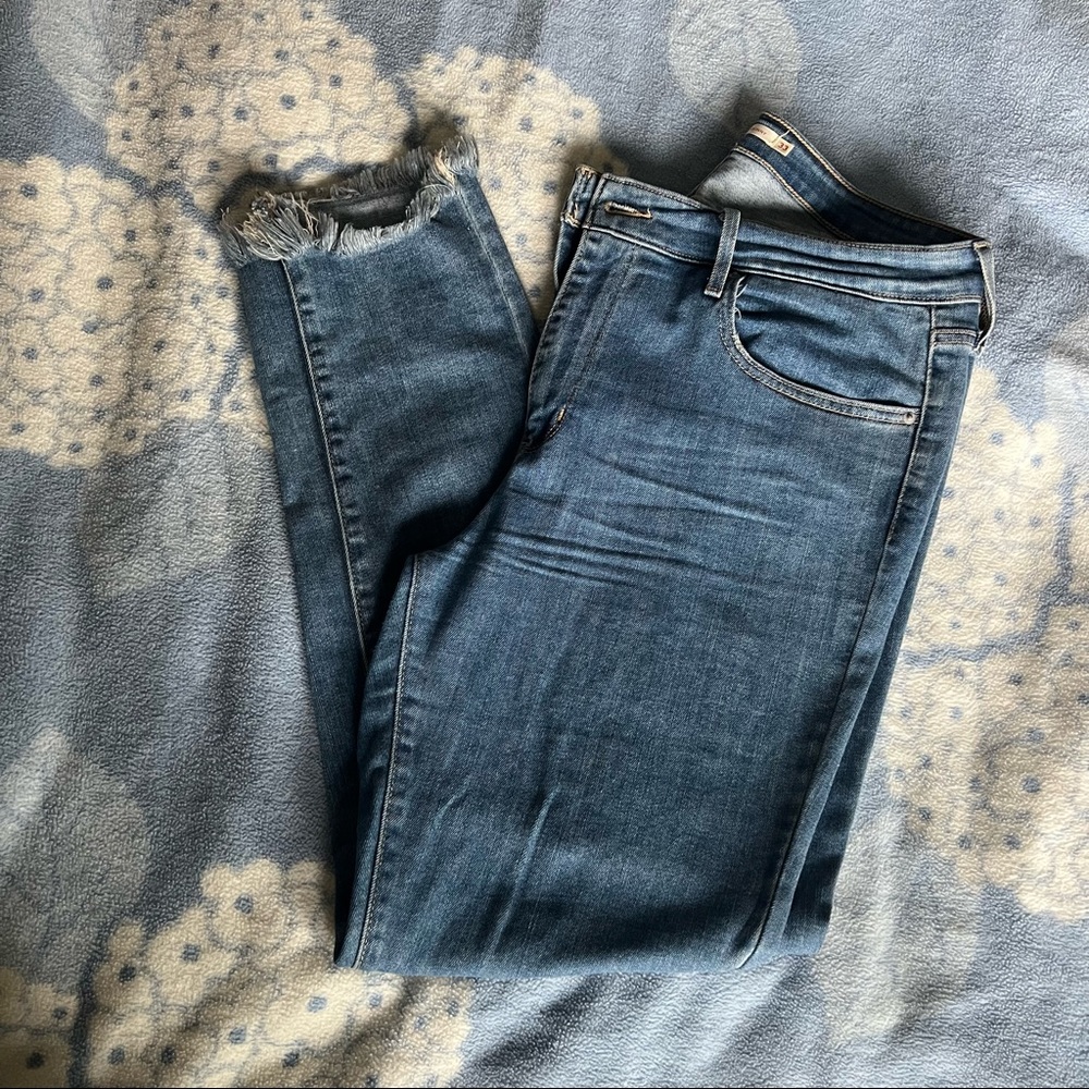Levi’s 721 high rise skinny size 33 with frayed edges - VGUC